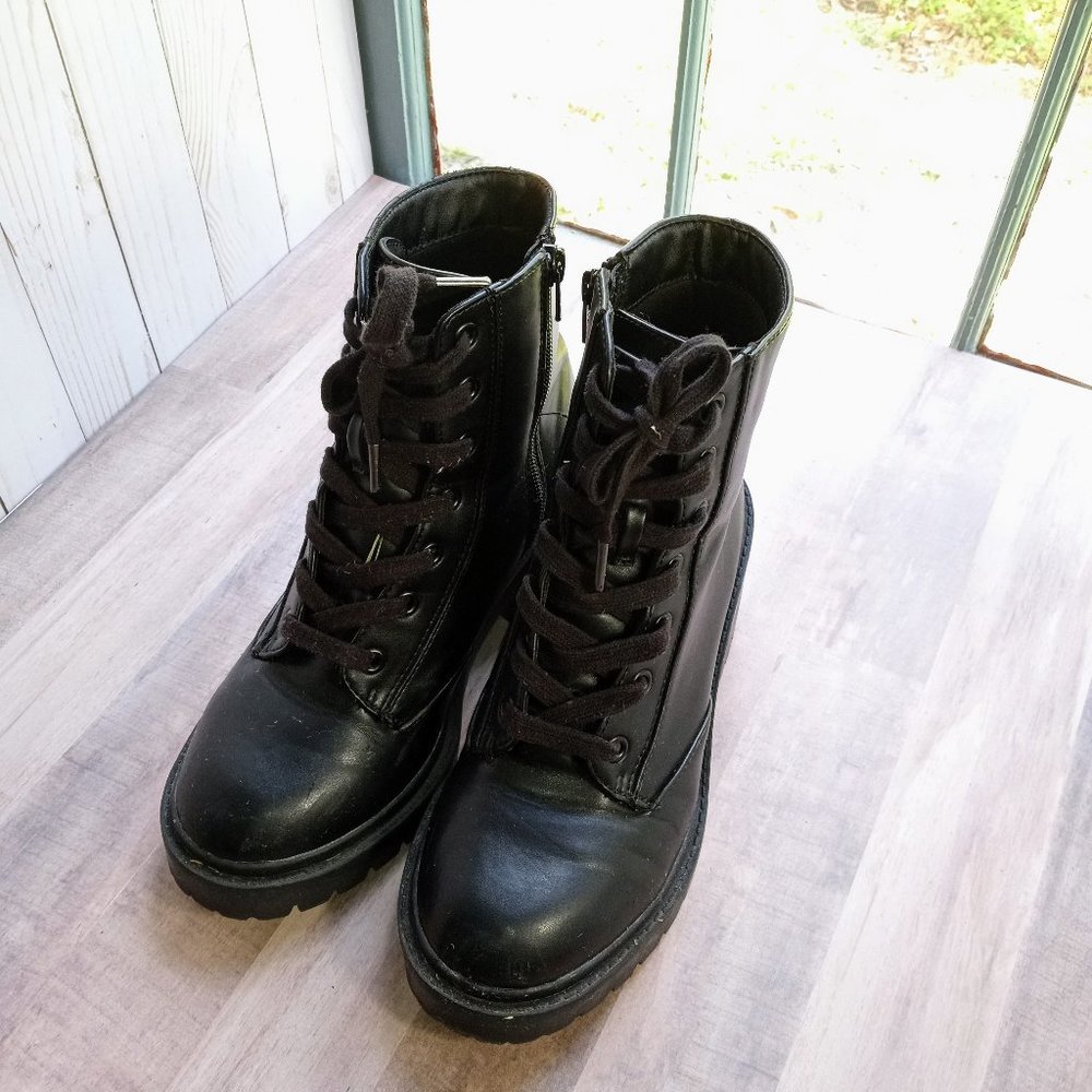 Universal Thread Black Erin Combat Boots Booties Size… Gem